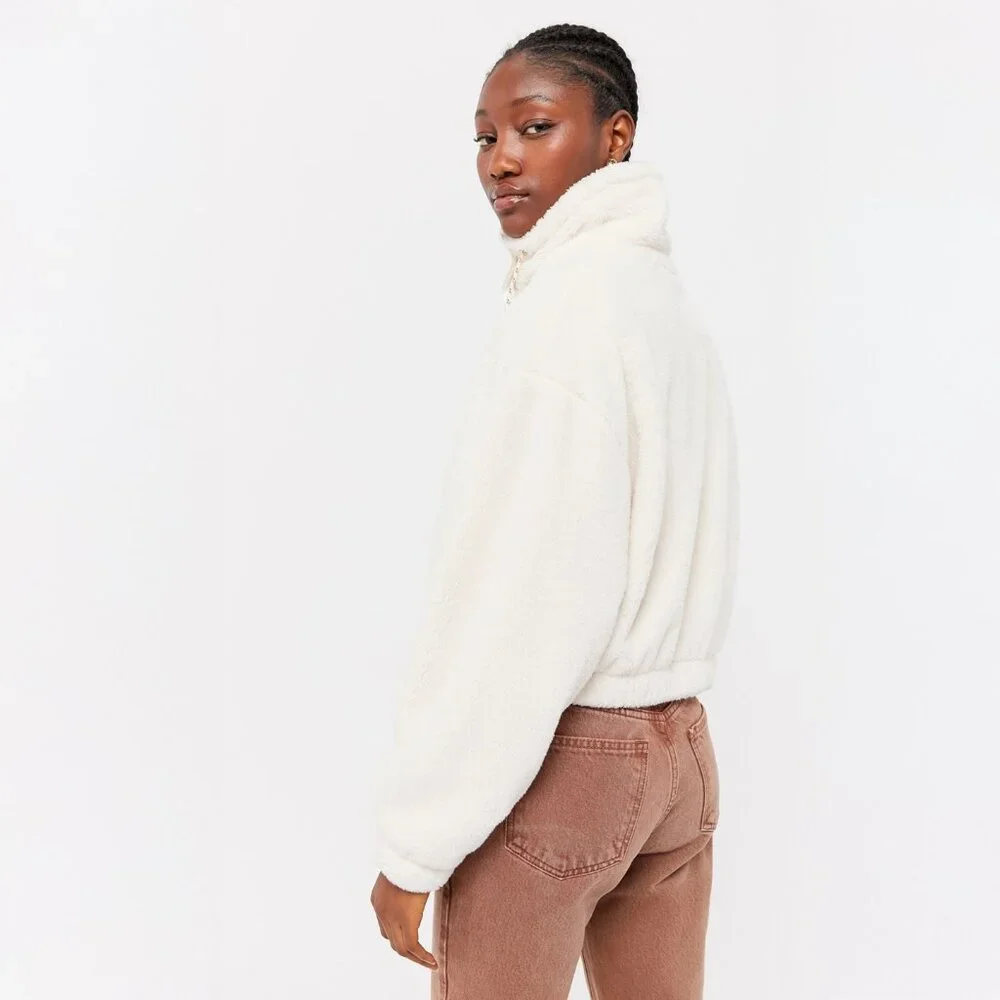 UO Teddy Fleece Cropped Jacket in Ivory - sz Medium